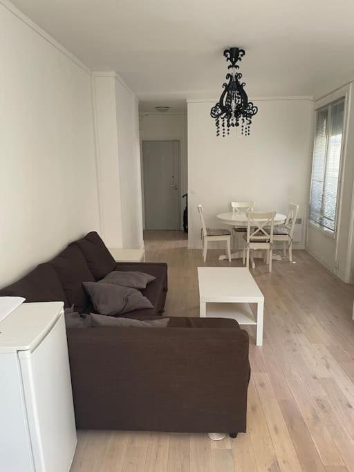 Paris 8Th, Bright, Very Good Location Exterior foto